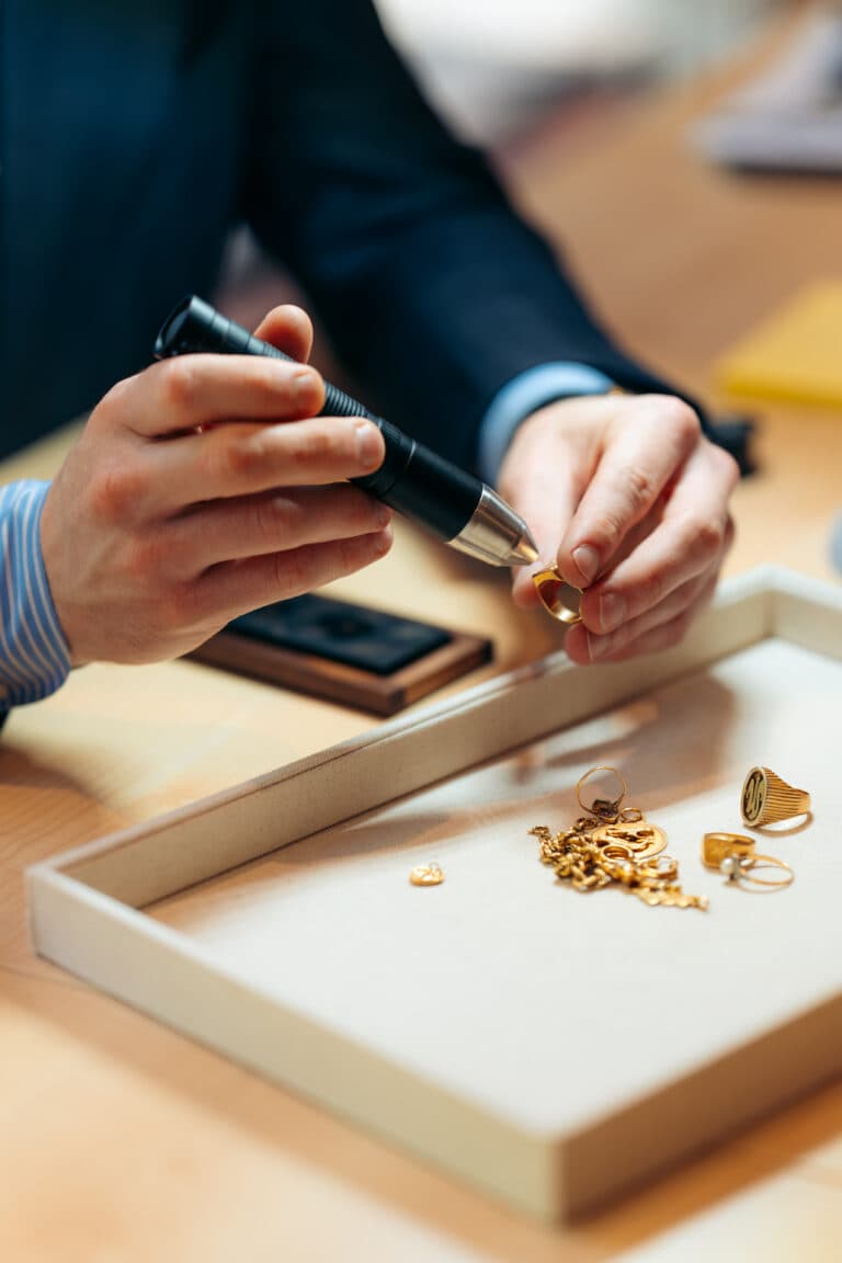 prix de l’or 18 carats à Paris estimation de bijoux