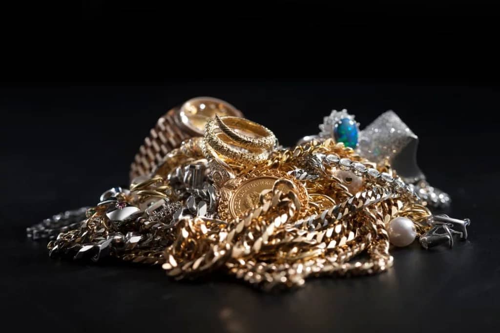 Bijoux en or estimés selon le cours actuel Bijoux en or estimés selon le cours actuel à Paris