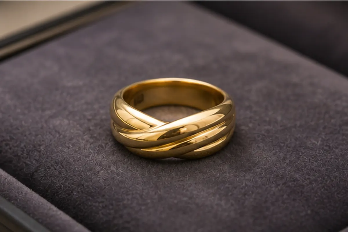 Bague signée Bague en or de style signé préparée pour estimation