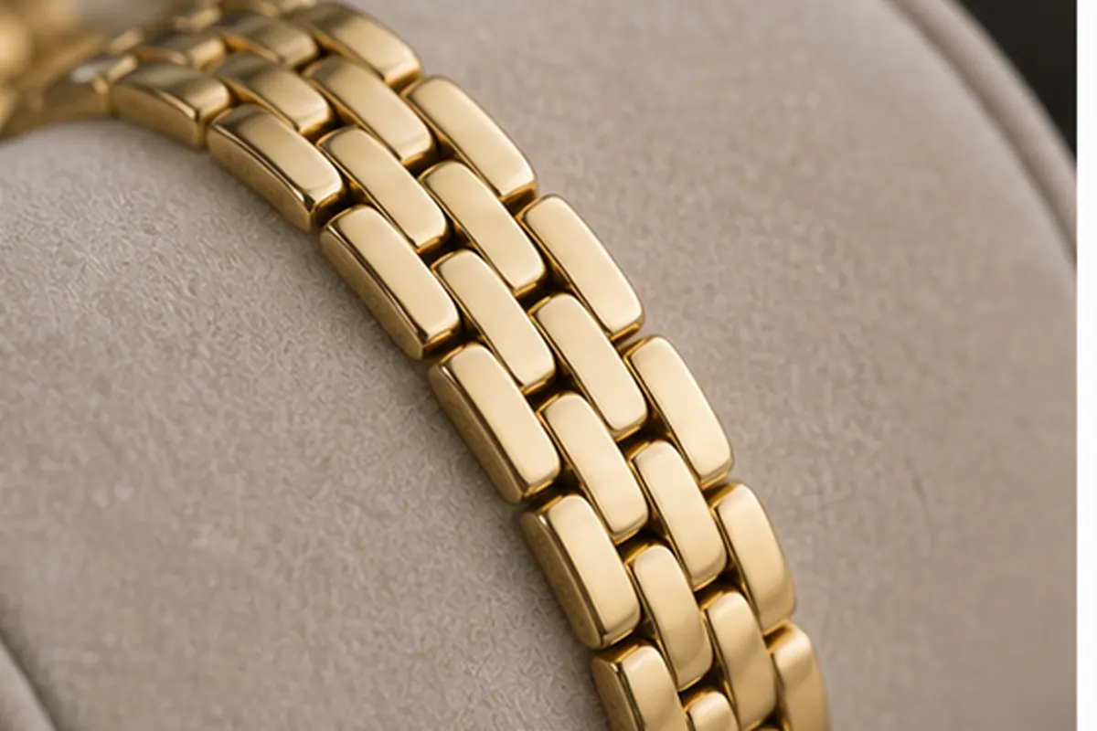 Bracelet et détails Panthère Bracelet et détails de Cartier Panthère avant estimation