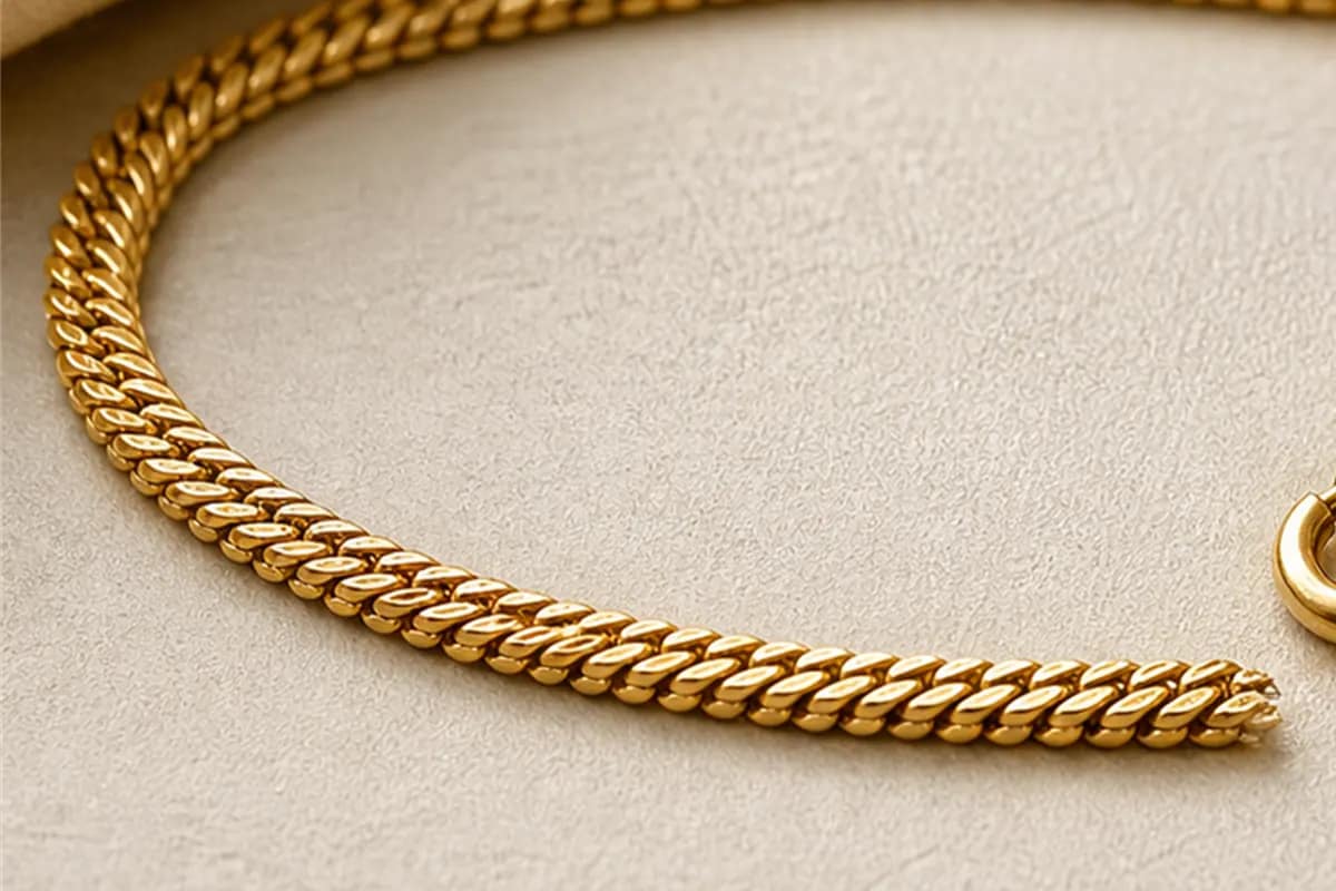 Fermoir de collier Fermoir de collier en or photographié pour estimation